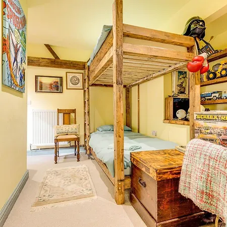 Family Country With A Private Valley View